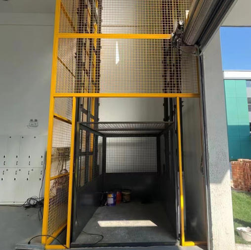 万载导轨式升降机助力物流园破解运输难题