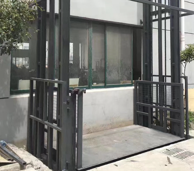 万载导轨式施工升降机助力民生工程提速增效